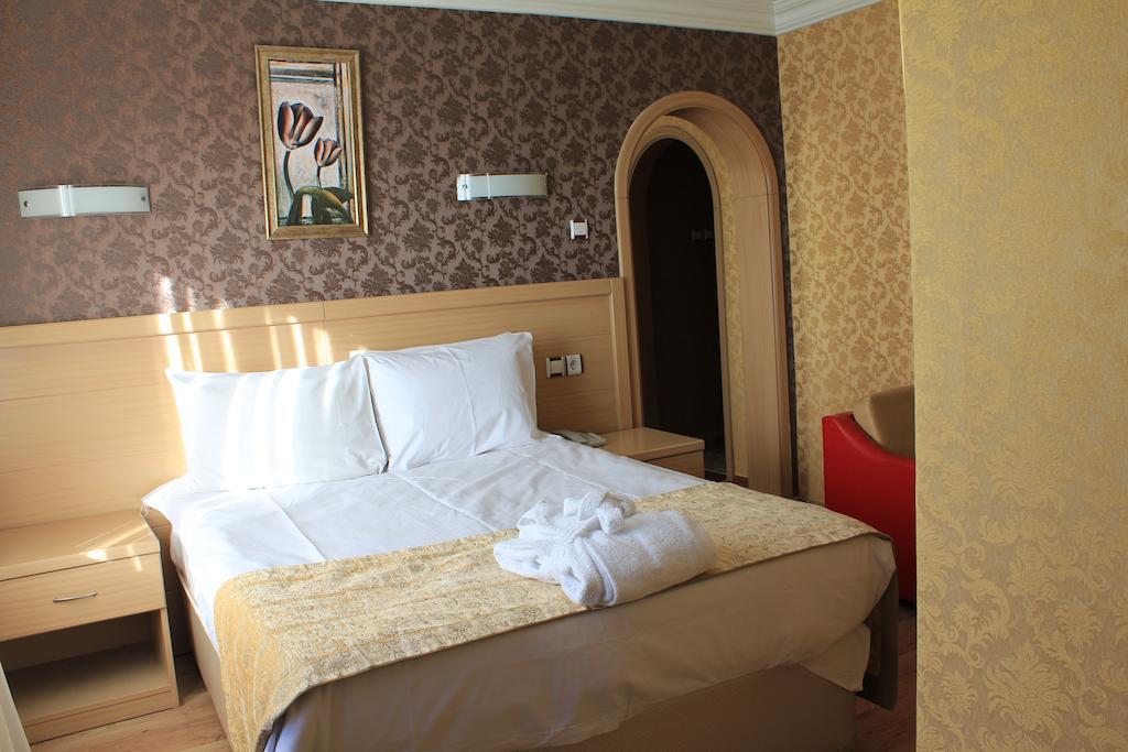 Royal Carine Hotel 4*