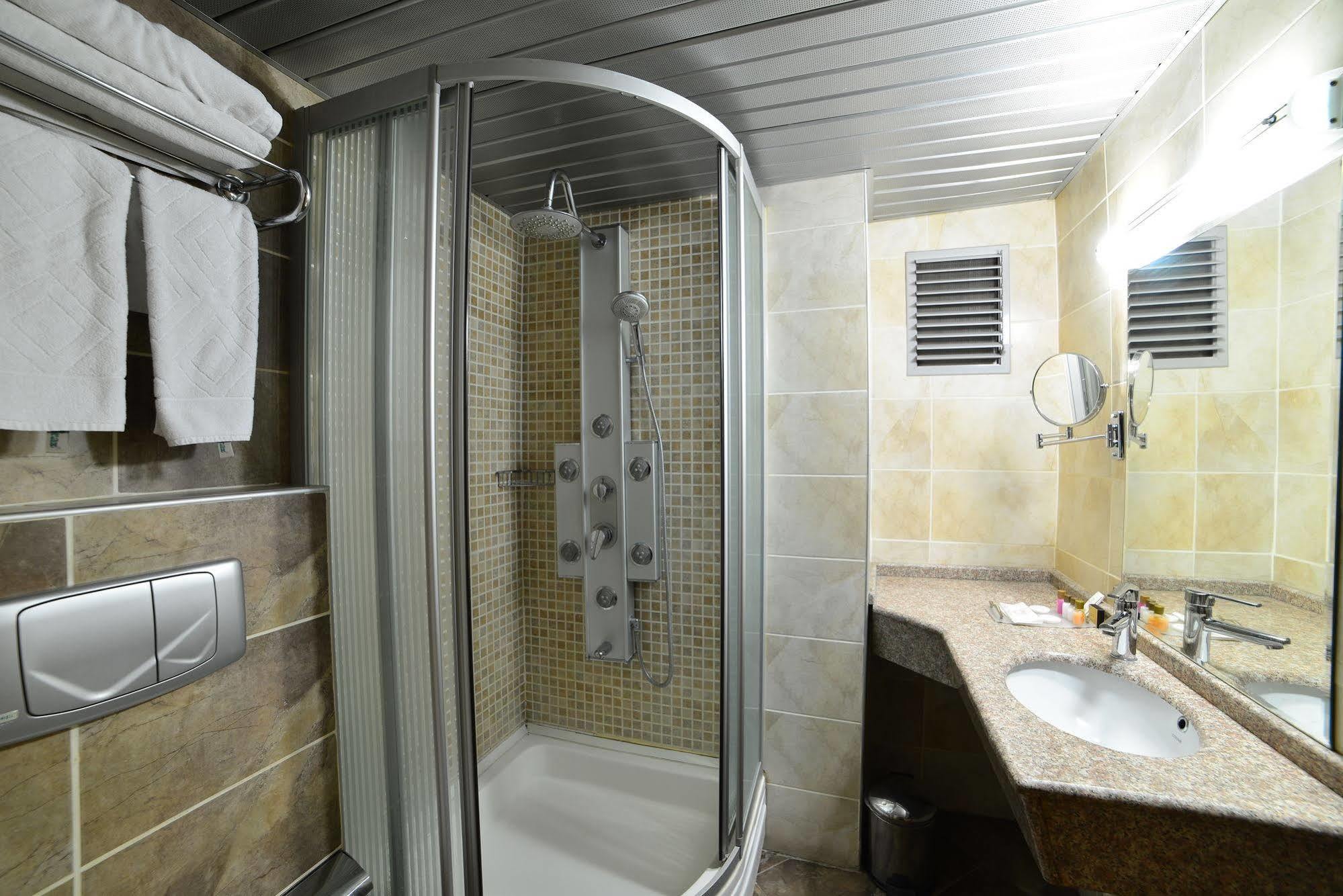 Hotel Royal Carine 4*